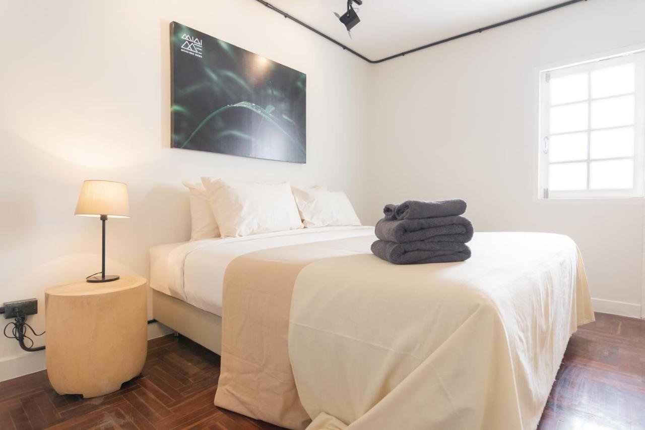 Mini-Me Hubs, Charm Suites & Pool In Old City Чиангмай Екстериор снимка