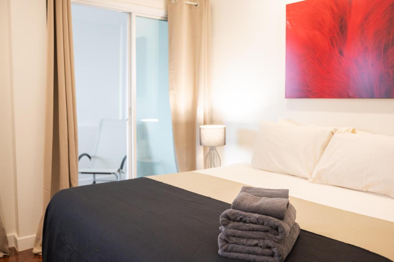 Mini-Me Hubs, Charm Suites & Pool In Old City Чиангмай Екстериор снимка