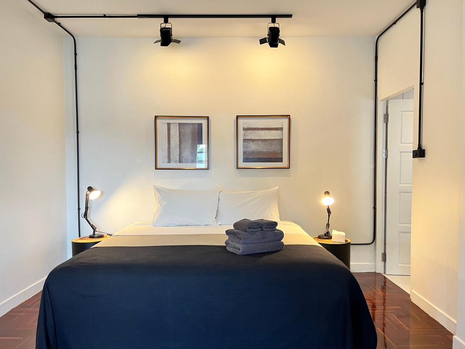 Mini-Me Hubs, Charm Suites & Pool In Old City Чиангмай Екстериор снимка