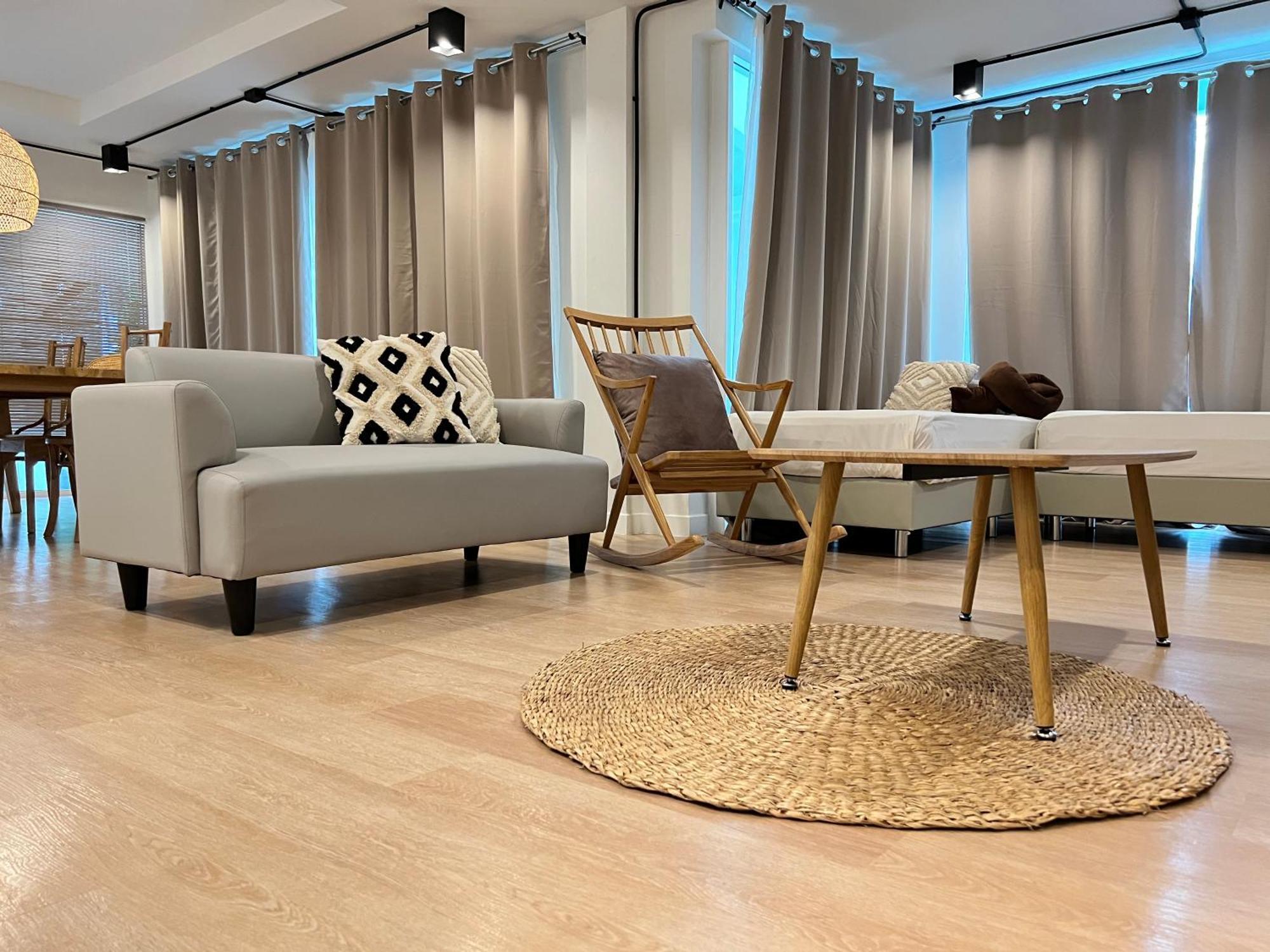 Mini-Me Hubs, Charm Suites & Pool In Old City Чиангмай Екстериор снимка